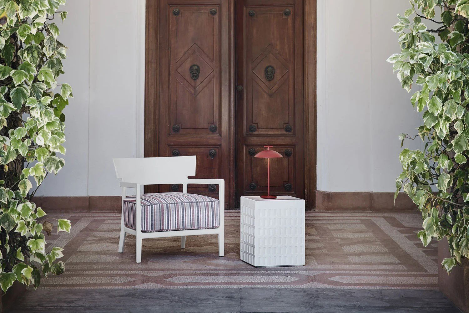 Eur End Table Quickship