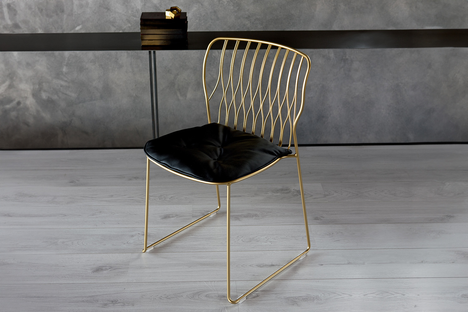 Freak Indoor Dining Chair