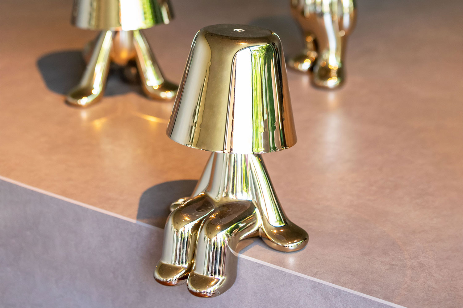 Golden Brothers Sam Table Lamp