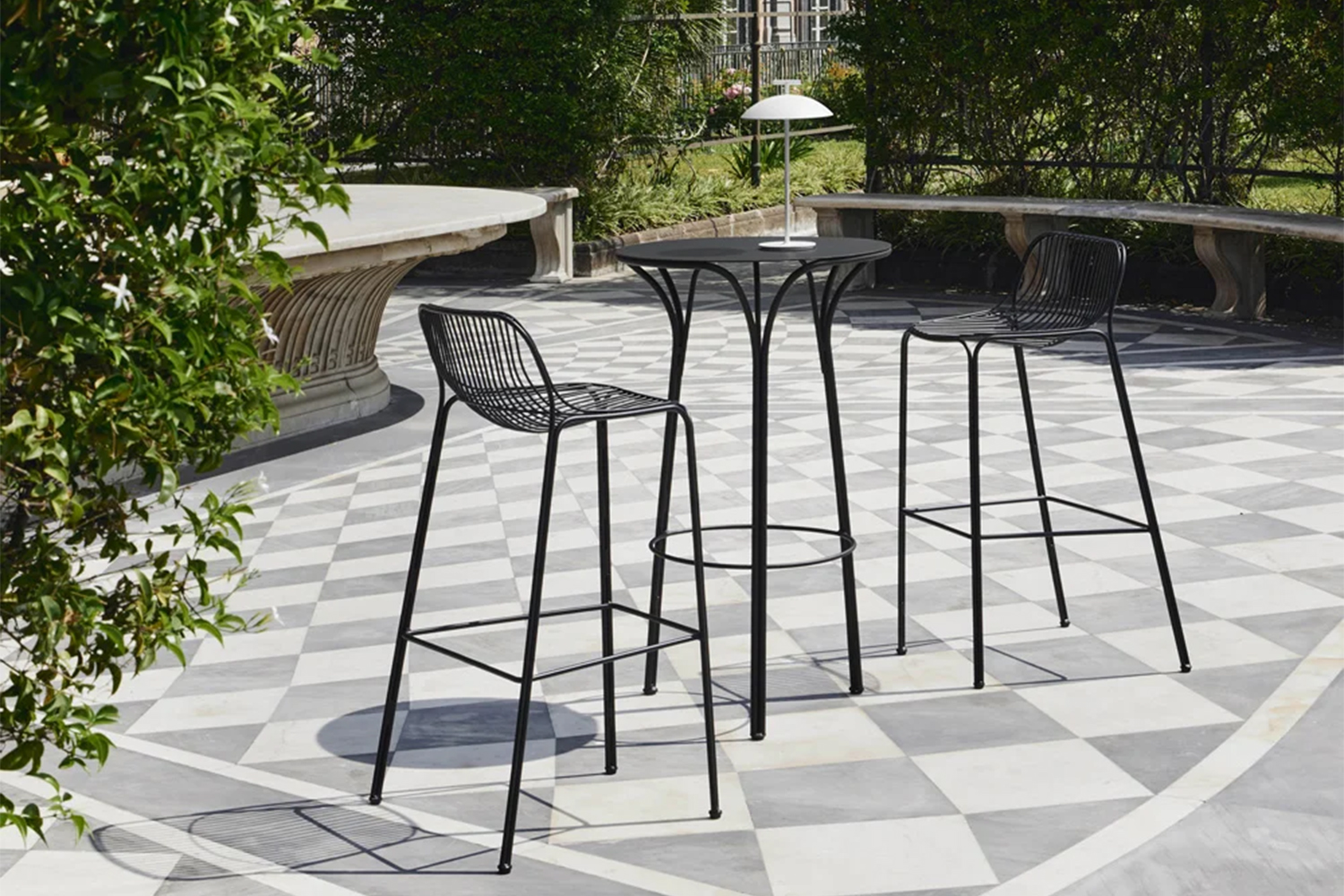 Hiray Bar Table