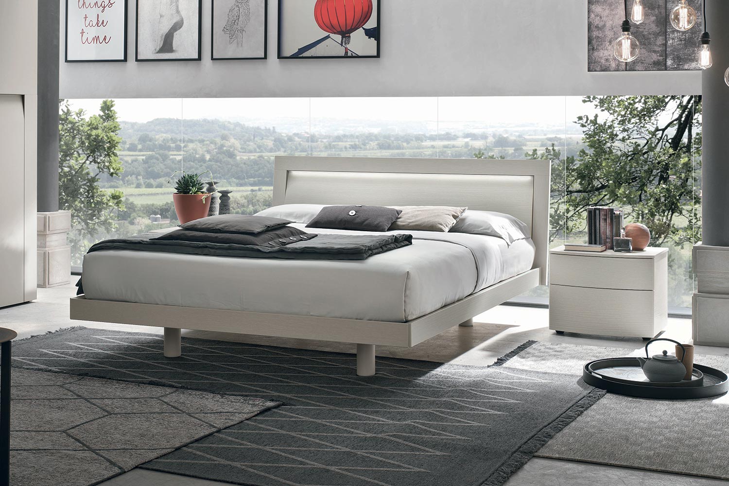 Kryzia Bed