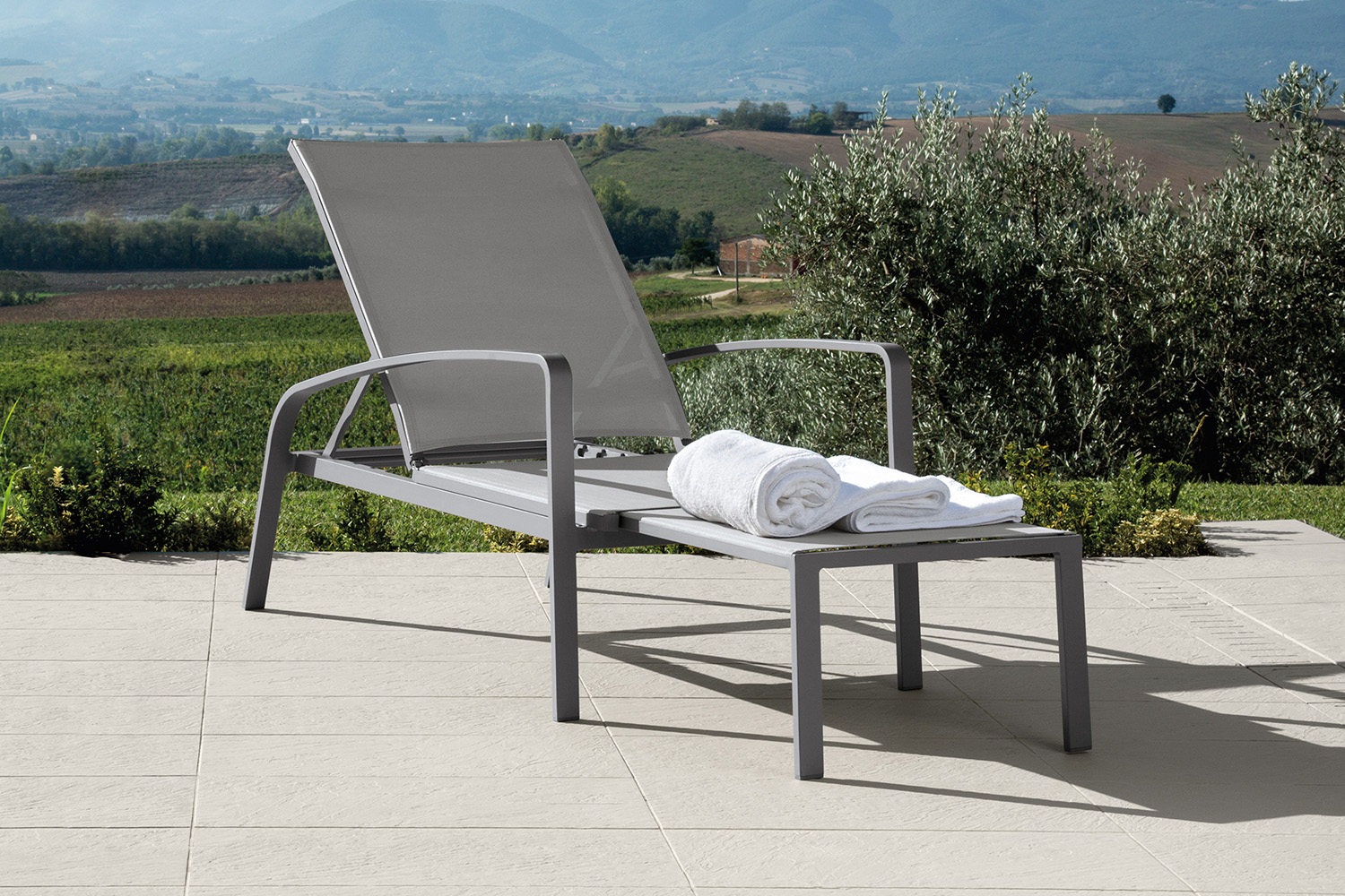 Lady Chaise Lounge