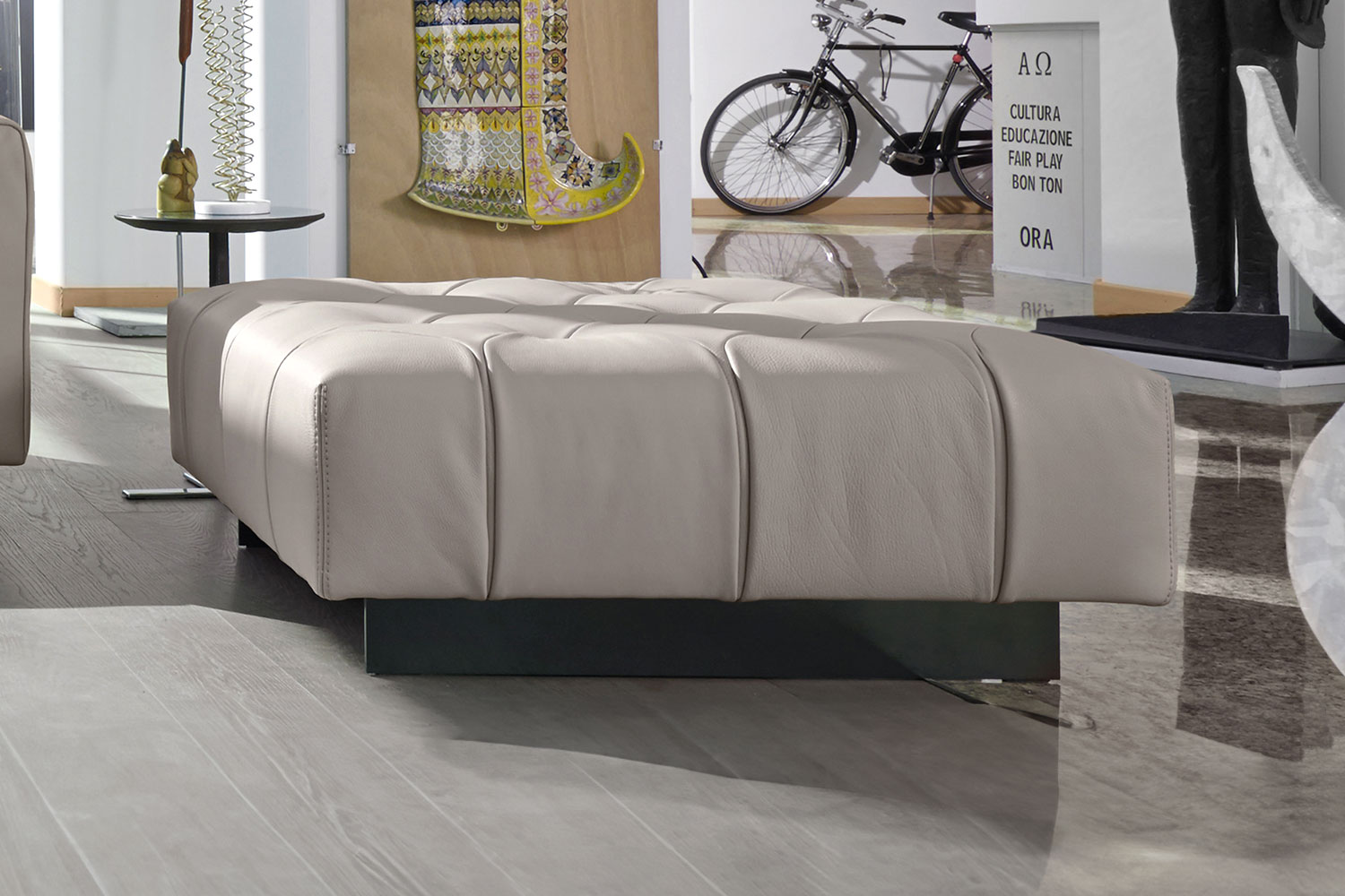 Marlon Ottoman