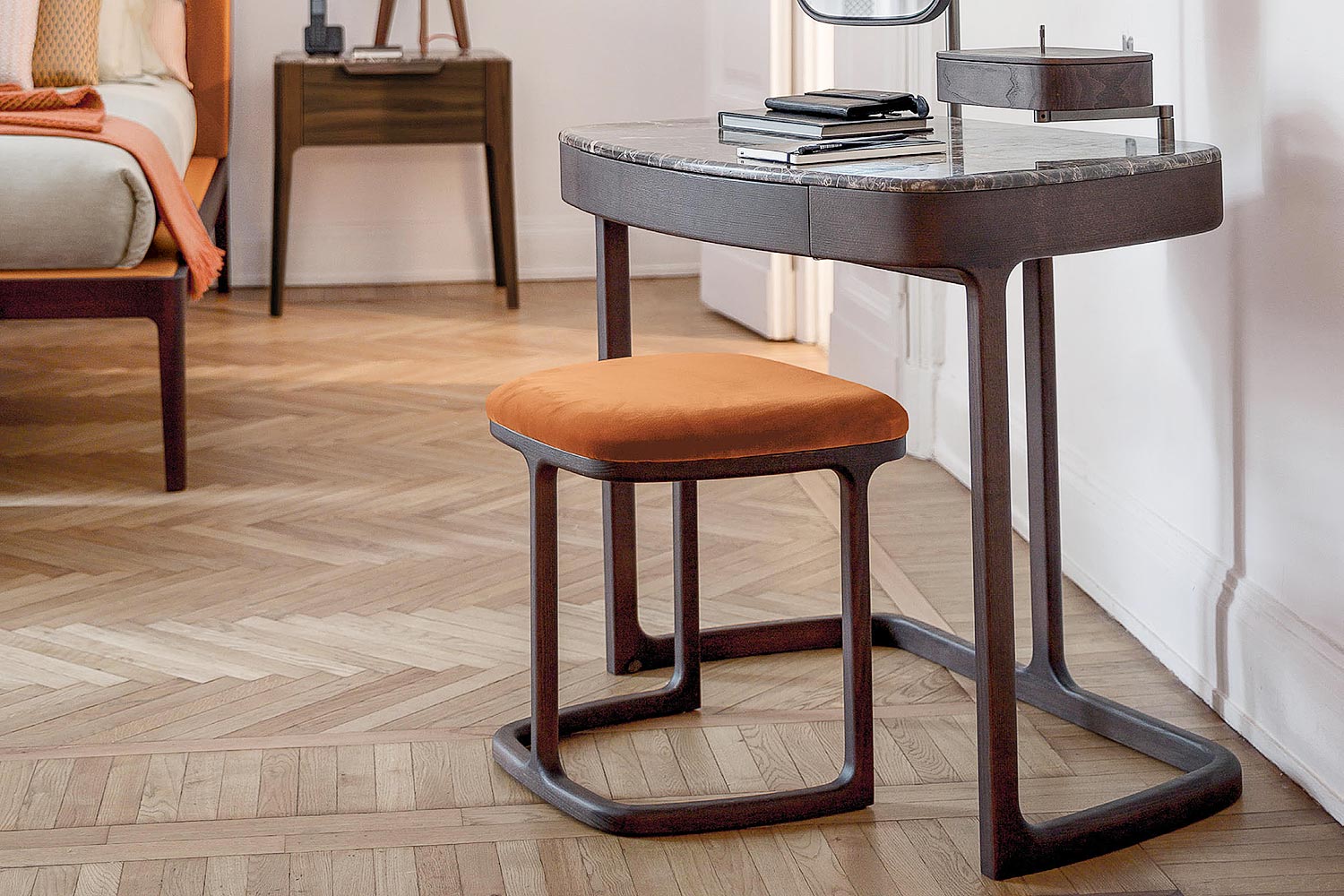 Maskara Stool