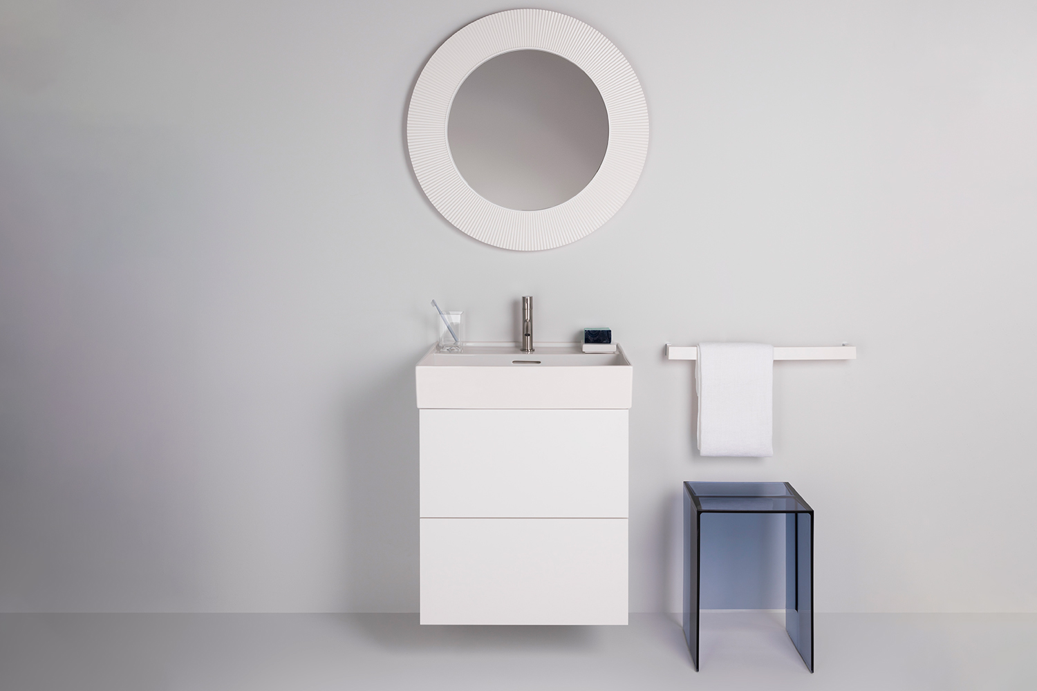 Max-Beam End Table by Kartell | room service 360°