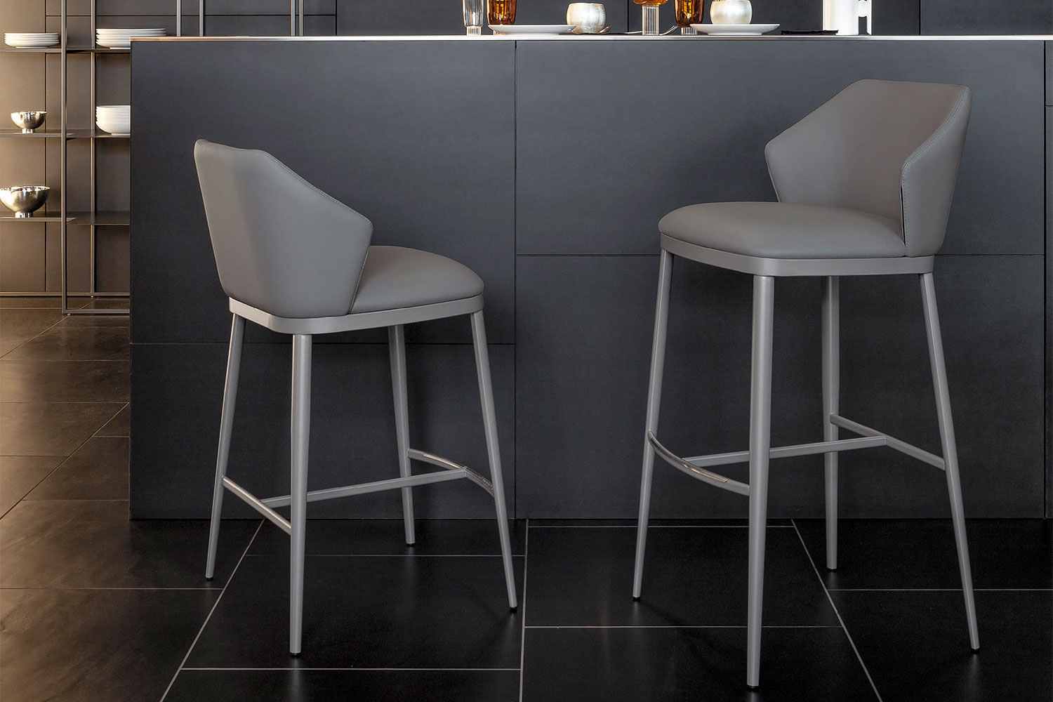 Mida Too Bar Stool