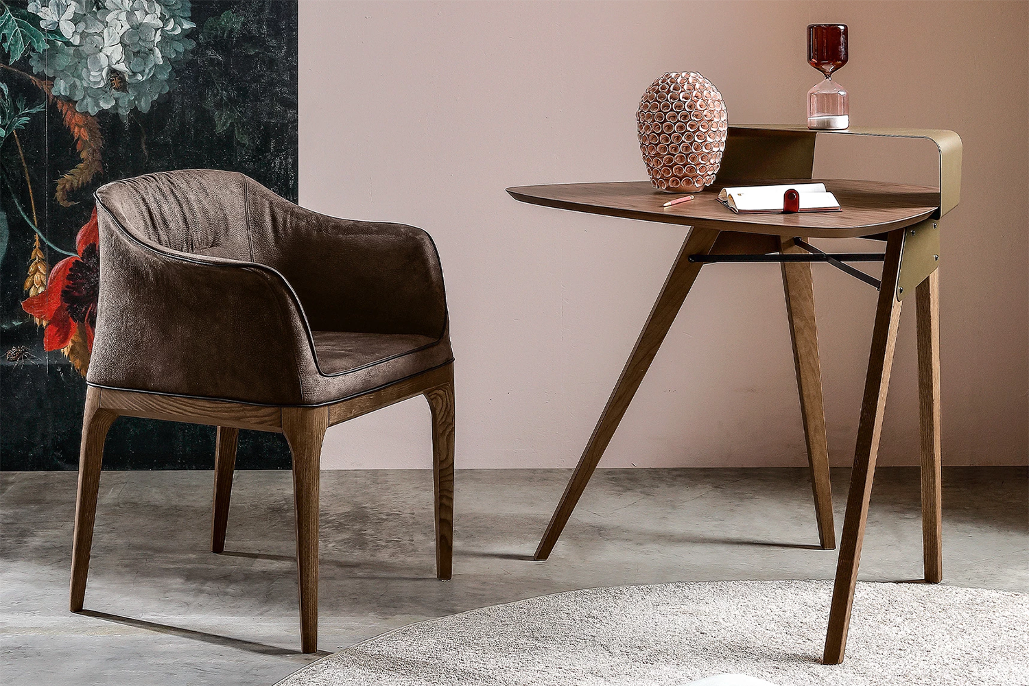 Nipper Vanity Table