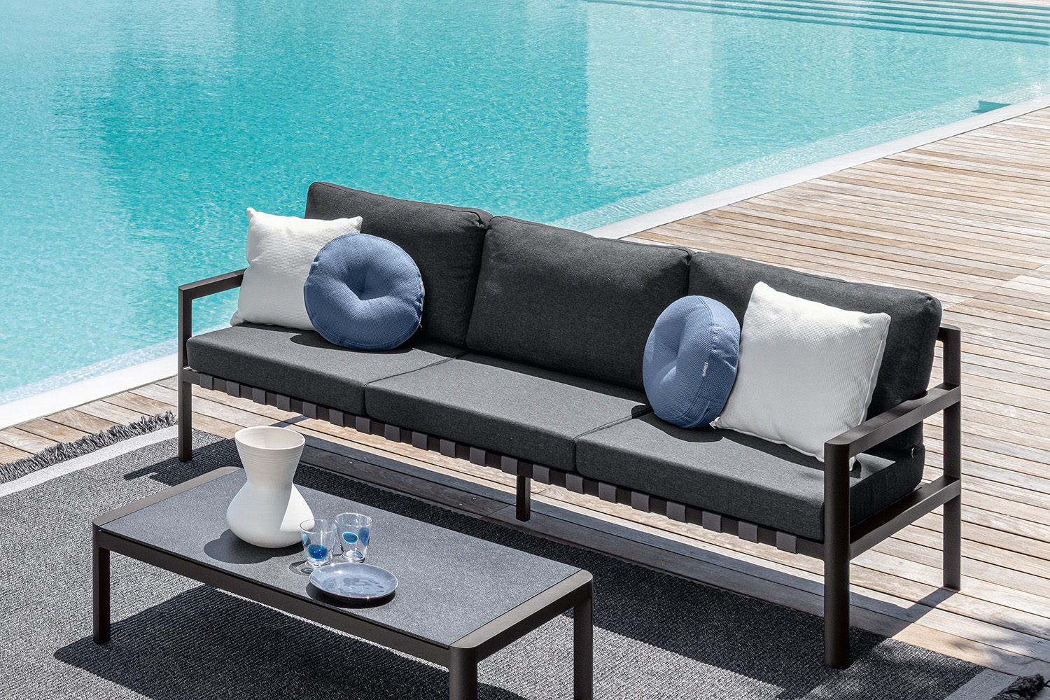 Nunu Sofa