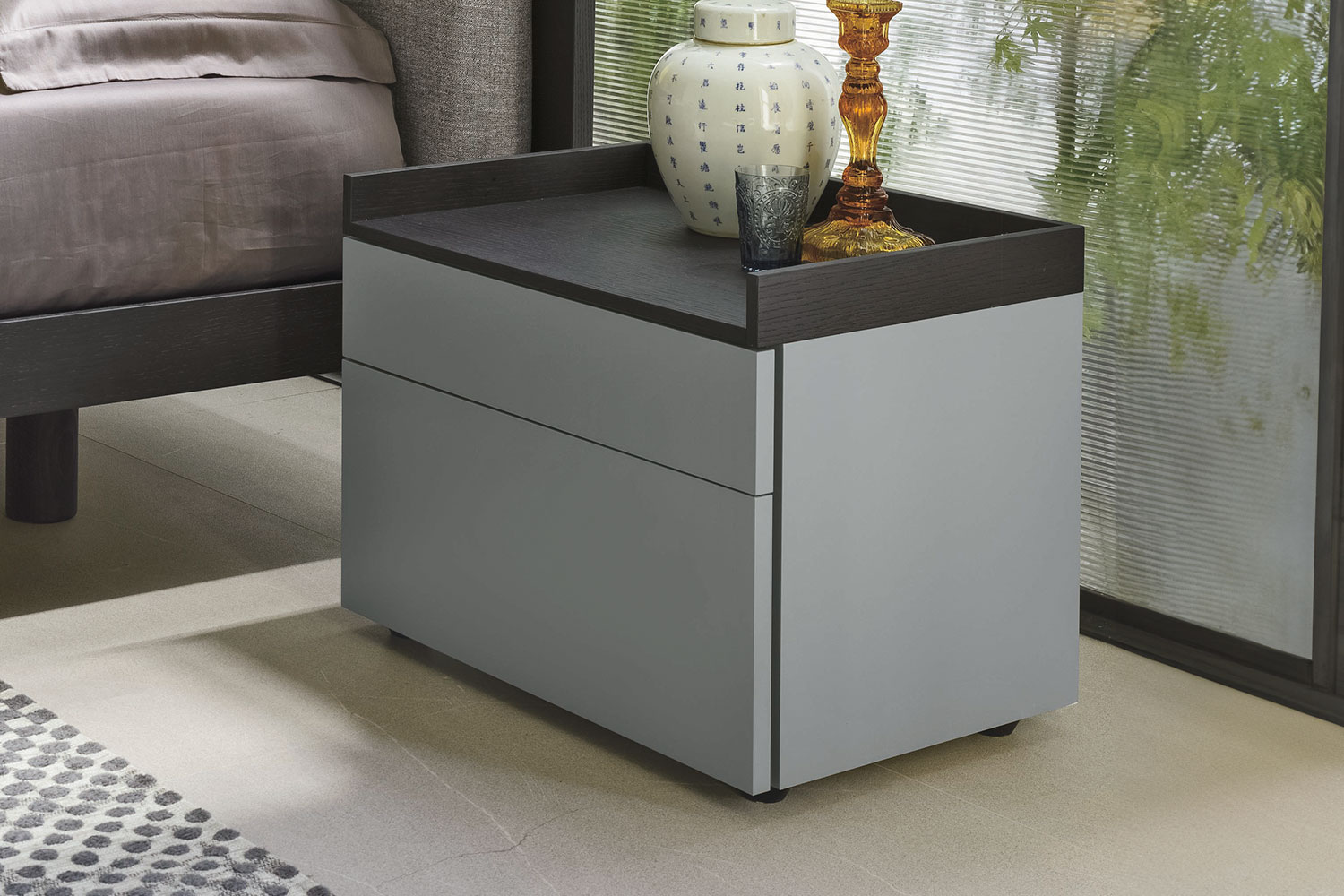 Sir Nightstand