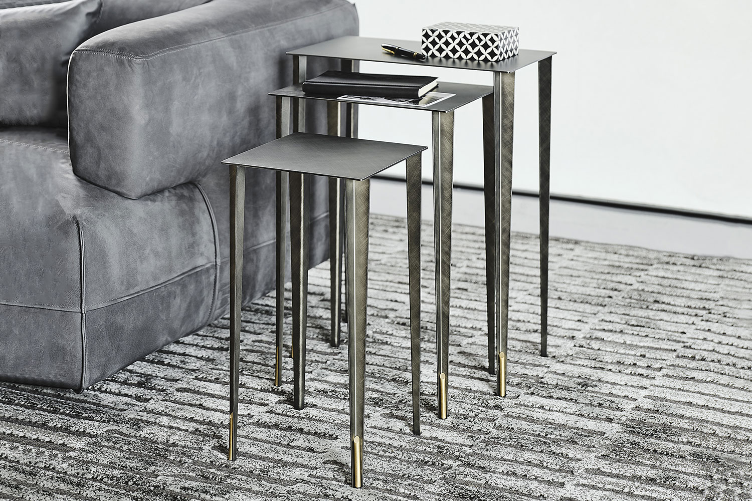 Spillo End Table