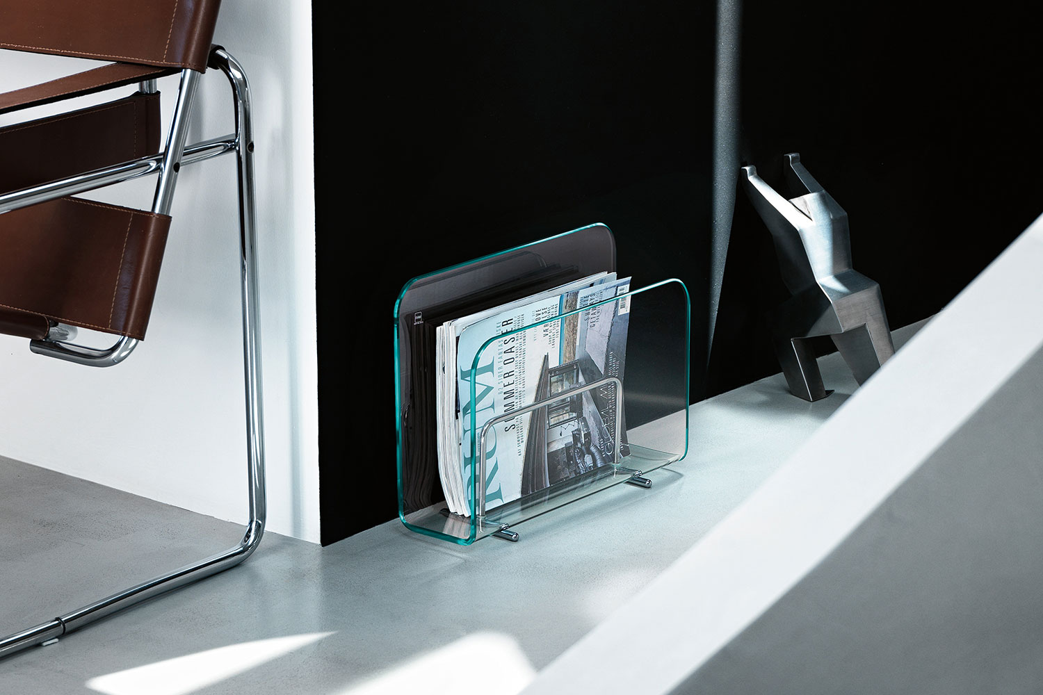Vogue Glass Magazine Rack by Fiam Italia • room service 360°