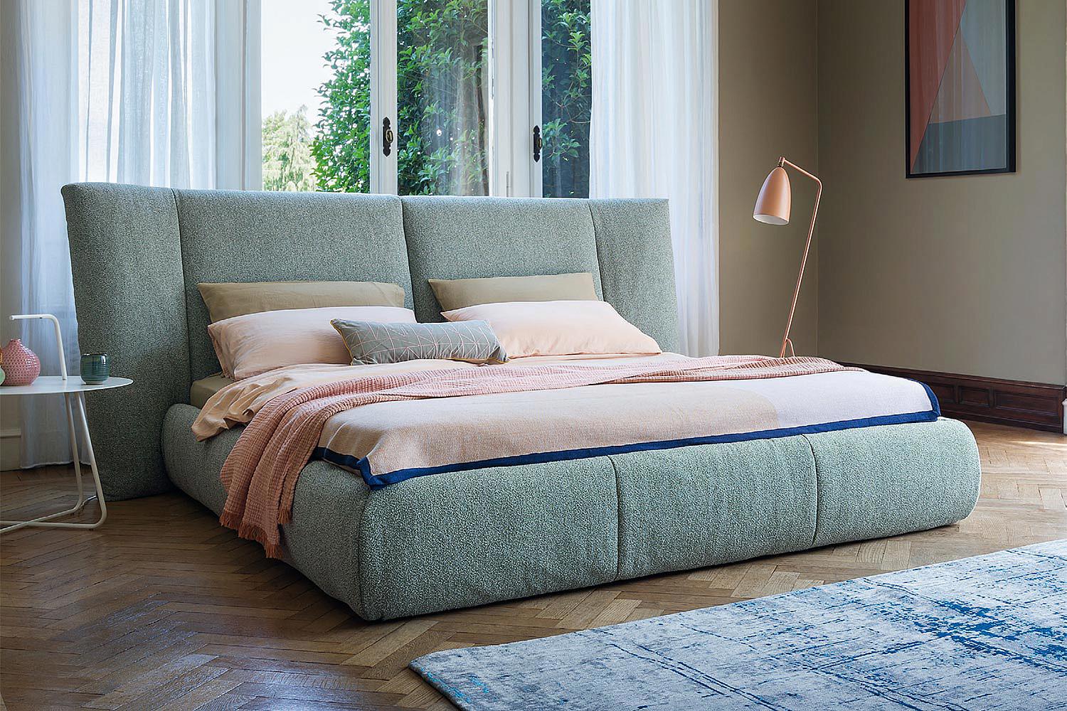 Youniverse Bed